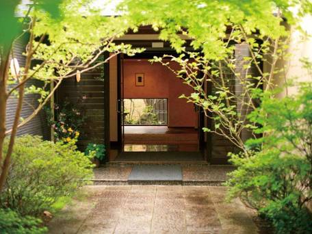 由布院温泉 山紫御泊処 はなの舞 / 1