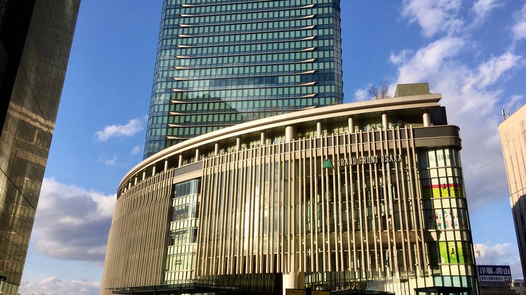 大阪の玄関口
大阪・梅田エリアへ / 1