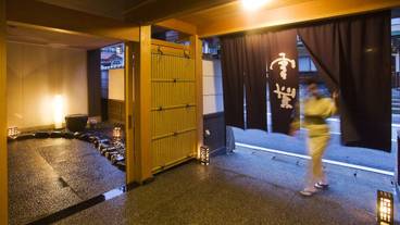 内部エントランス / 2