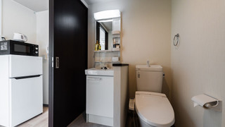 ツインルーム (キッチン/シャワー/トイレ付) エレベーターなし 402室 禁煙