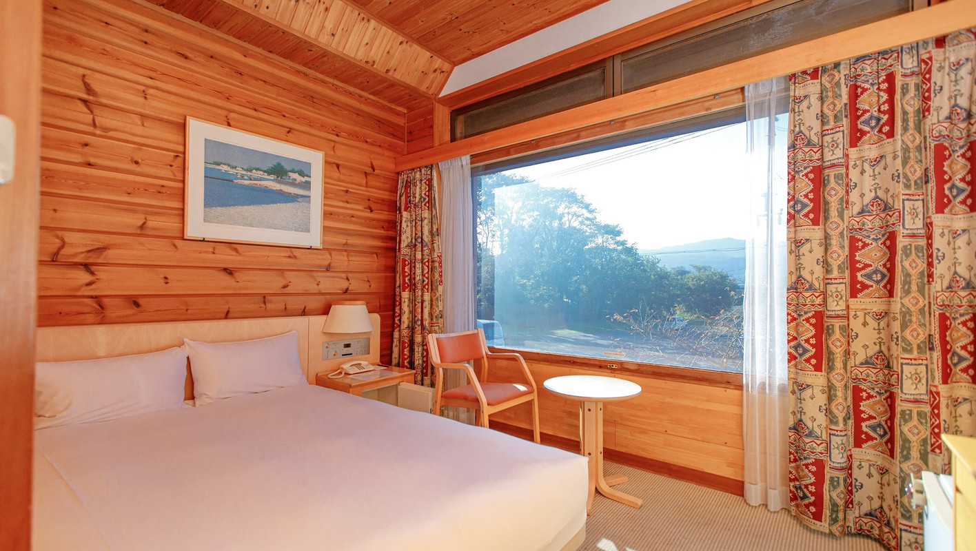 山側セミダブルルーム