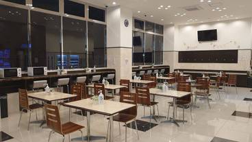 ロビーラウンジ / 3