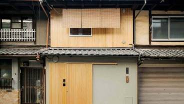 施設の正面 / 2