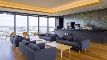 ロビーラウンジ / 3