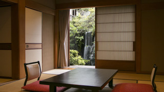 和室　スーペリアルーム　庭園側（一名利用不可）