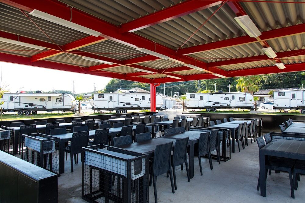 屋外ダイニングエリア