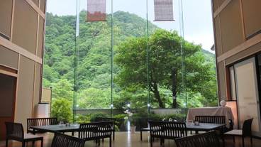 ロビーラウンジ / 3