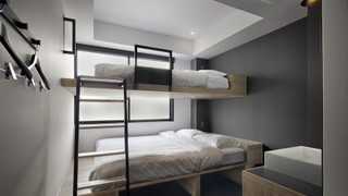 トリプルルーム (二段ベッド·シャワー&トイレ付)