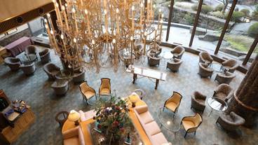 ロビーラウンジ / 3