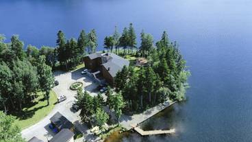 ホテル外観とチミケップ湖 / 1