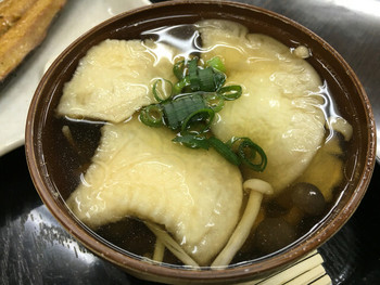 「屋久岳（八食センター）」 料理 50420799 八戸せんべい汁 250円