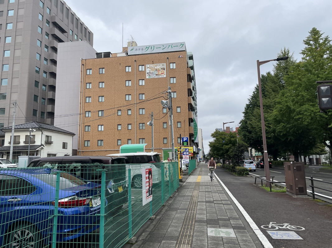 外観。通りからは分かりづらい