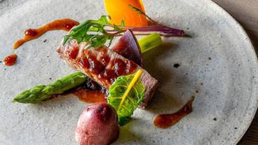 夕食／肉料理一例 / 3