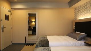 ツインルーム ダブルベッド 2 台 禁煙