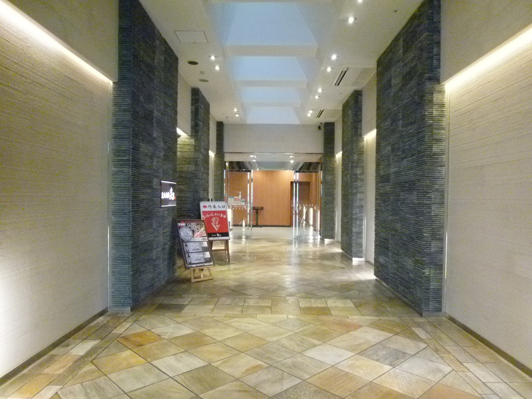 入口エントランスからの雰囲気