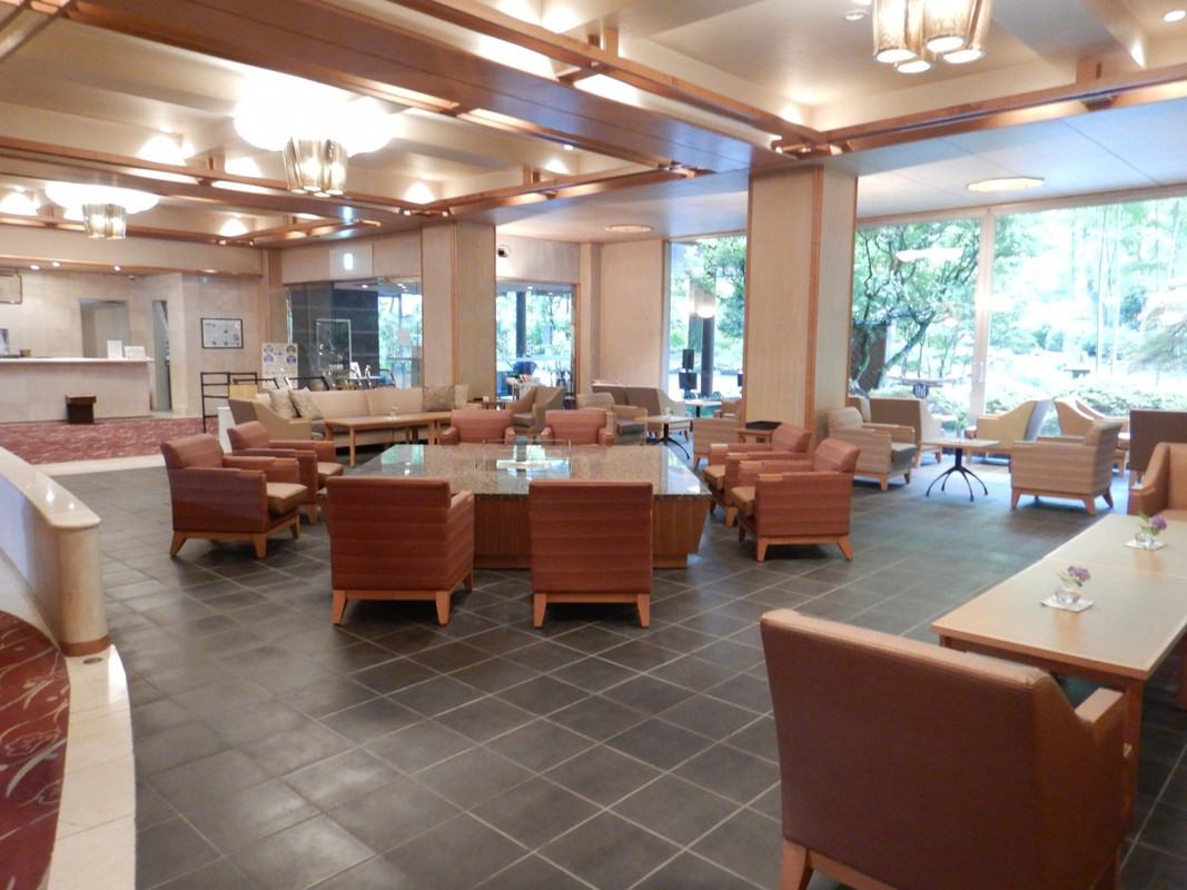 ロビーは広々ゆったり