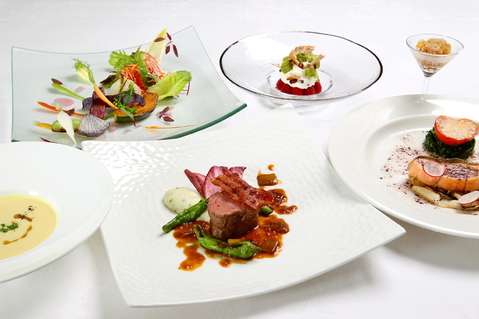 明治の面影を感じるクラシックホテルで、心華やぐディナータイム3412307