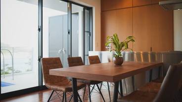 客室内のダイニングエリア / 7