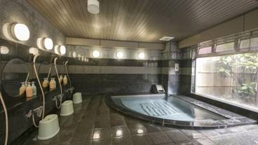 屋内スパ浴槽 / 1