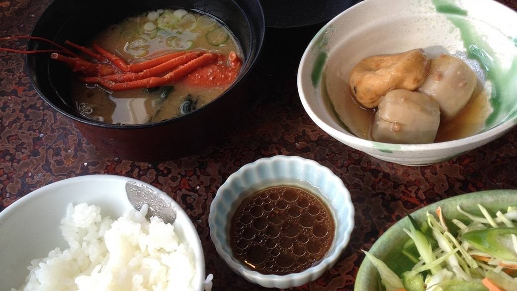 朝食も海鮮どっさり！
大満足の和定食 / 2