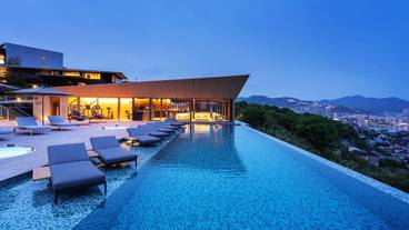 インフィニティ プール / 31