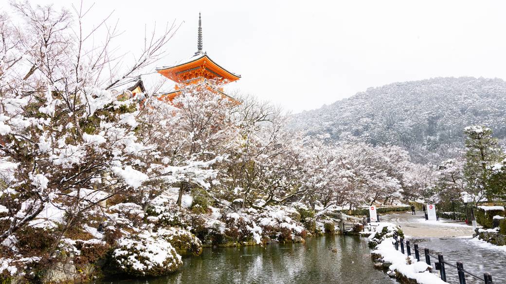 雪の日の清水寺 / 2