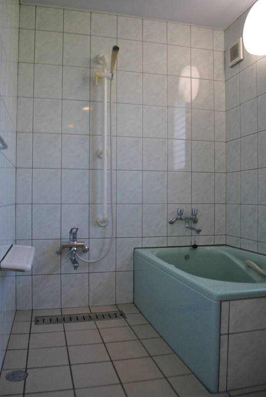 バスルームのシャワー