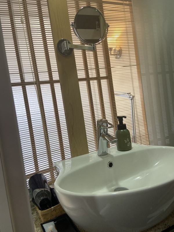 バスルームのシャワー