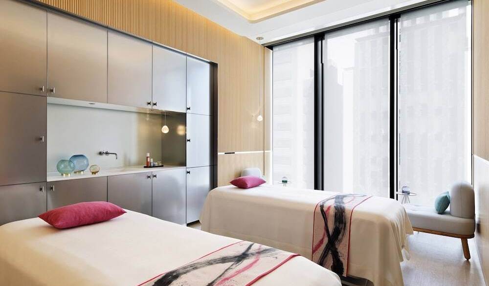 ジムやプールで
リフレッシュ / 5