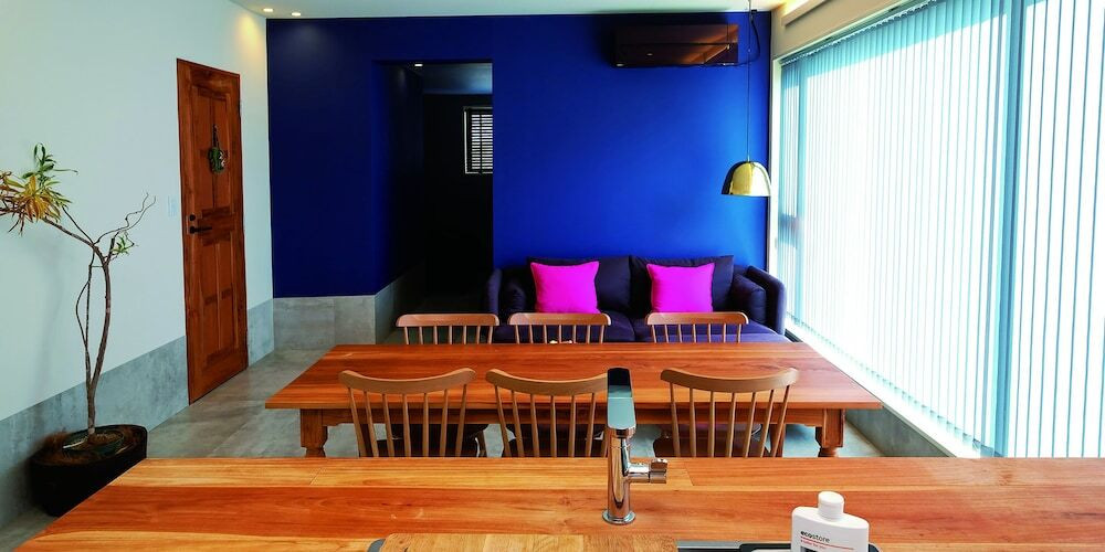 客室内のダイニングエリア