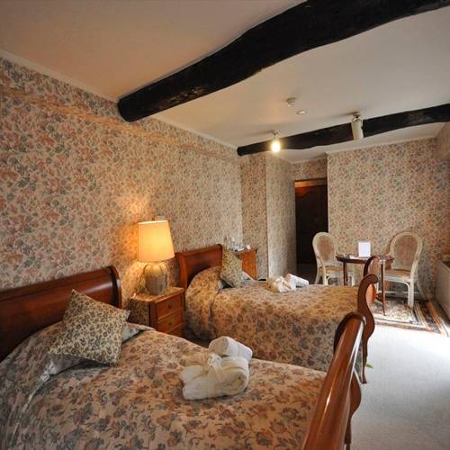 エレガントな客室で
優雅なひとときを / 2