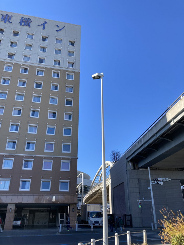 ホテルの横にアリーナへ行く大宮ほこすぎ橋があり便利です