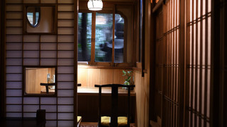 ラグジュアリー ルーム ベッド (複数台) 専用バスルーム ガーデンビュー (10+4 Tatami Mats)