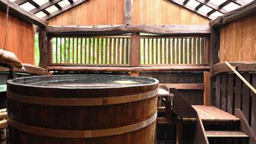 屋外スパ浴槽 / 1