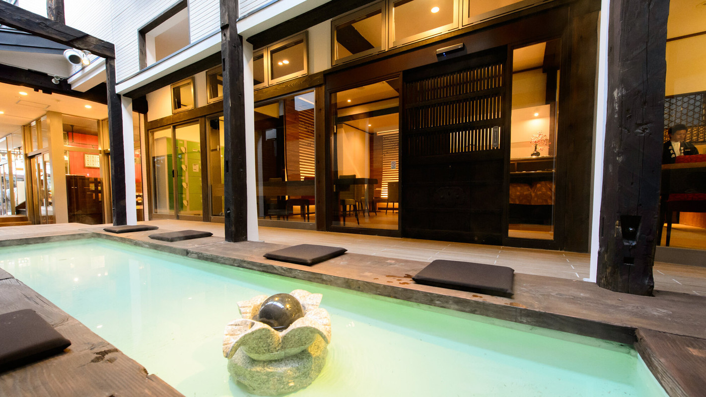 足湯カフェの足湯