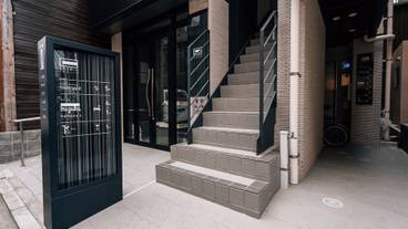 施設の入り口 / 4