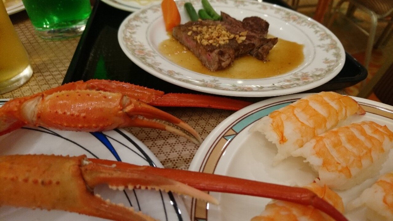 ホテル三日月 勝浦 夕食バイキング