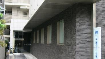 施設の入り口 / 9