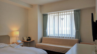 セミダブルルームセミダブルサイズベッド 1 台喫煙可