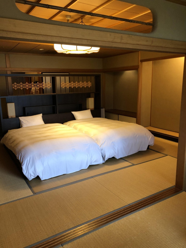 ベットは大き目です