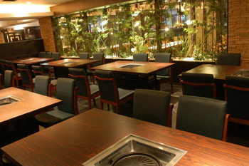 「アサヒビール園 羊々亭」 内観 33787194 緑のフロア40名様