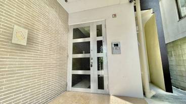 内部エントランス / 2