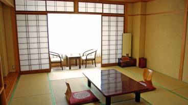 客室内のダイニングエリア / 6