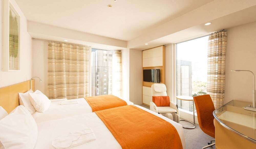 心地良いベッドが魅力
明るい配色の客室 / 1