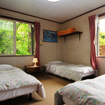 目指せスリムボディ♪爽やかな高原で地道にトレーニグ3707225