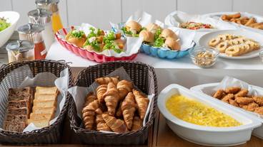 朝食ビュッフェ一例① / 1
