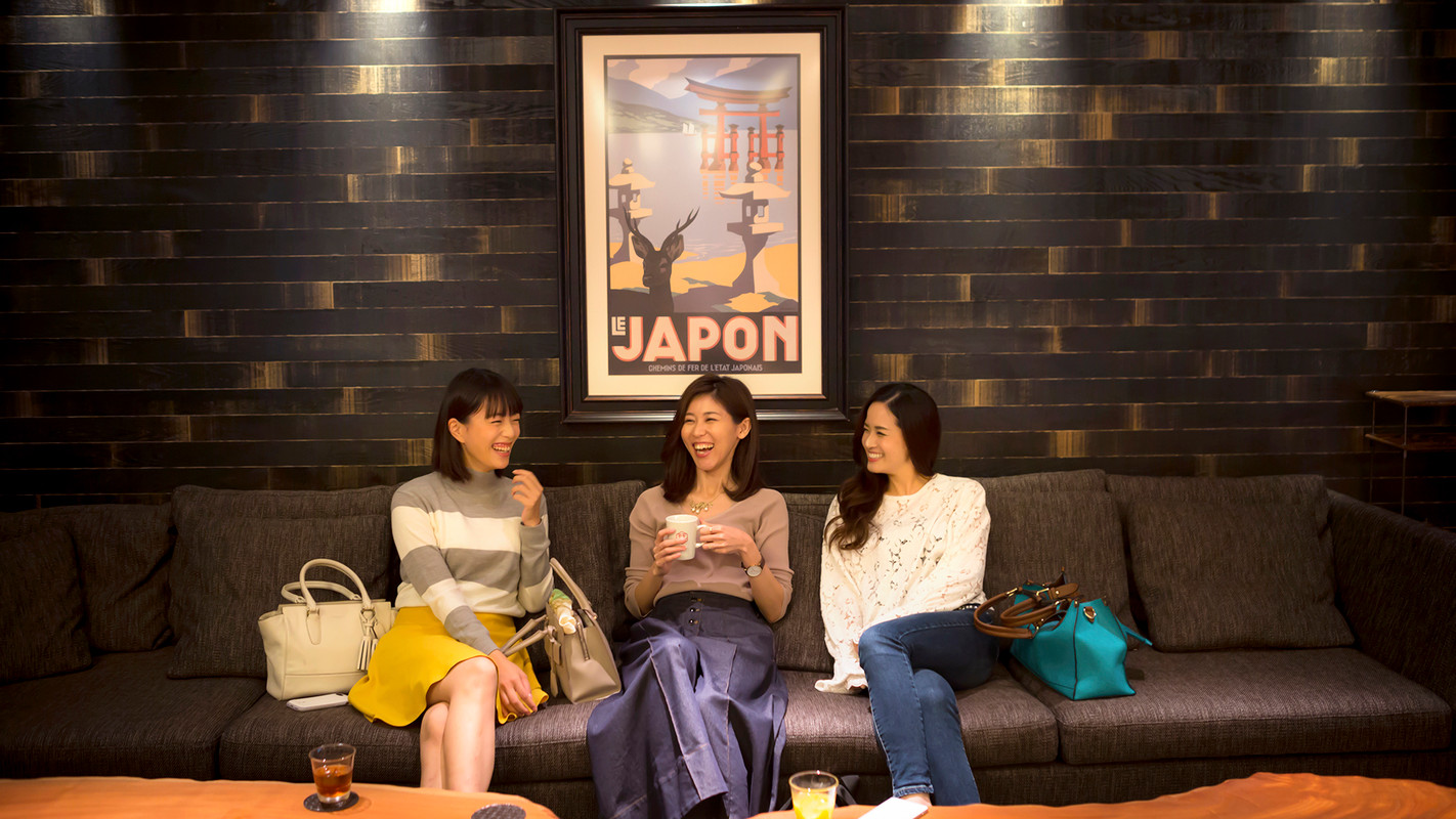 ラウンジのドリンクサービス