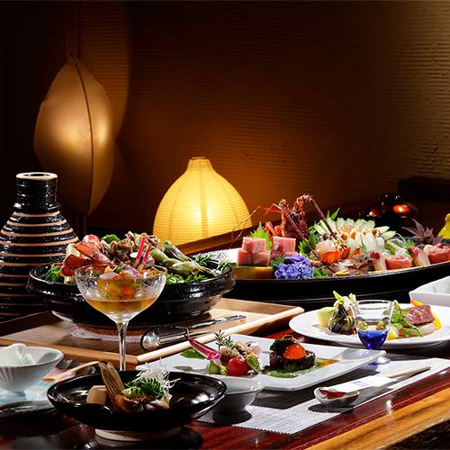 ハレの宴は高足ガニ
伊豆のご馳走でお祝い / 1