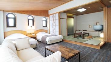 Room / 5