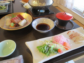 「ザ ビーチ クロタケ」 料理 42904206 水蛸のしゃぶしゃぶ　最後に火をつけ美味しく頂いた